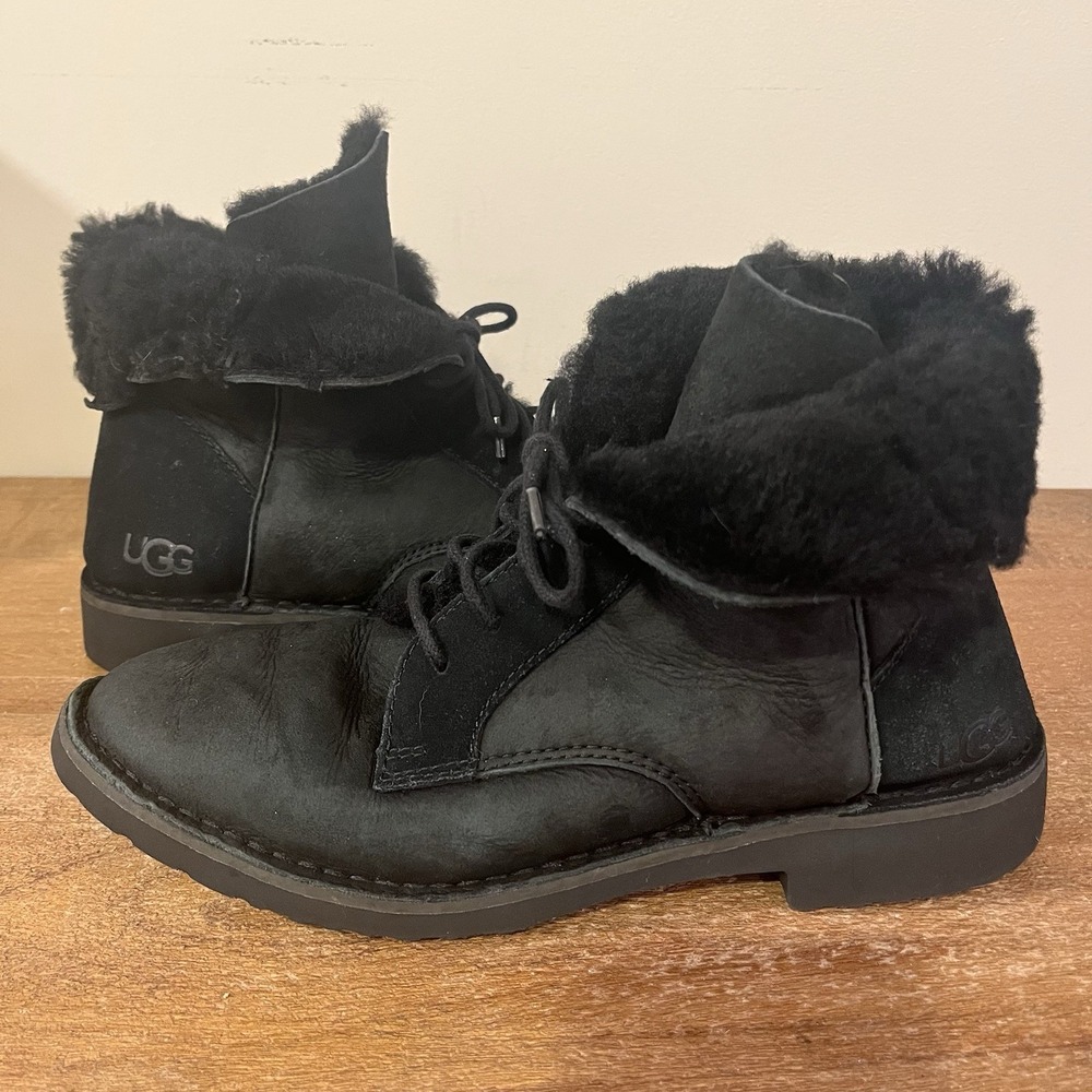 UGG Quincy Black Sheepskin Suede Lace Up Ankle Boots Shearling Combat Size‎ 9